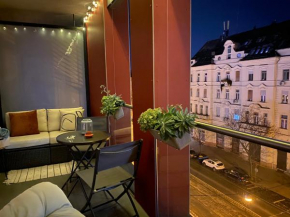 Zene Apartment Vinyl Record Player & Projector Budapest